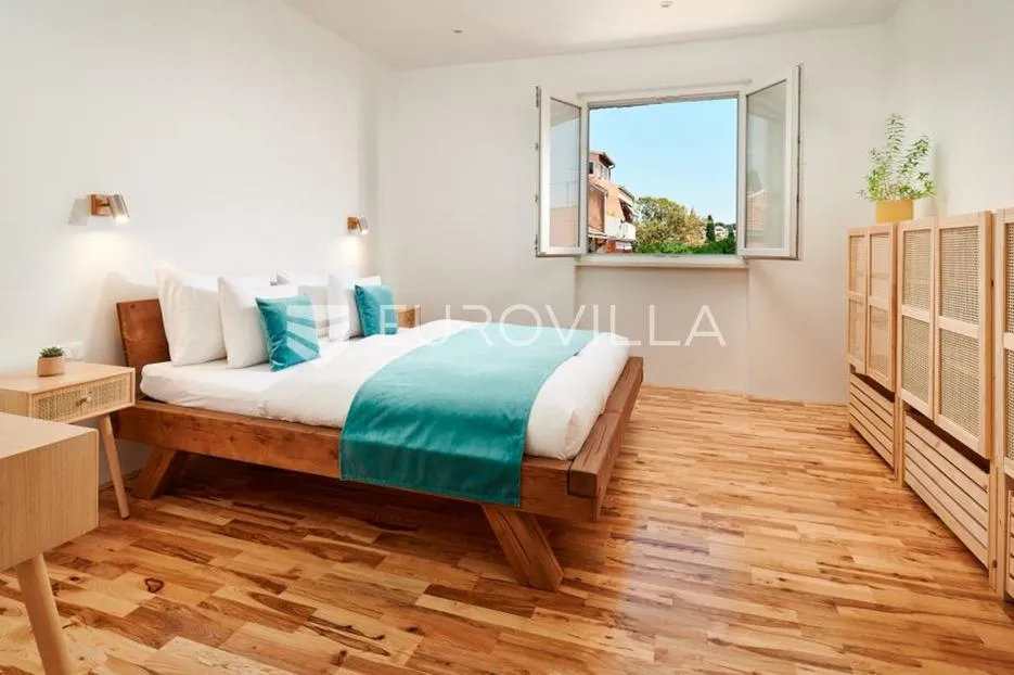 split, bačvice, moderan trosoban stan - slika 6
