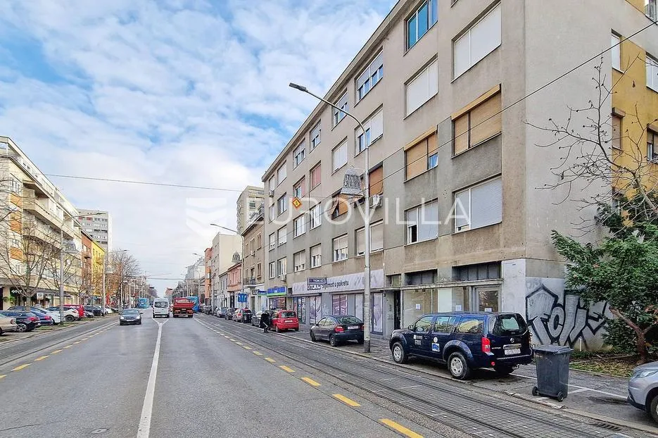 zagreb, maksimirska, prizemni ulučni poslovni prostor 18 m² - slika 2