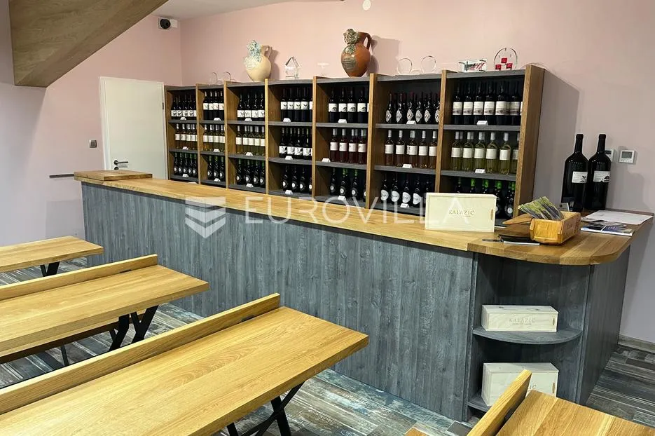 kneževi vinogradi, zmajevac, opremljena i uhodana vinarija - slika 5