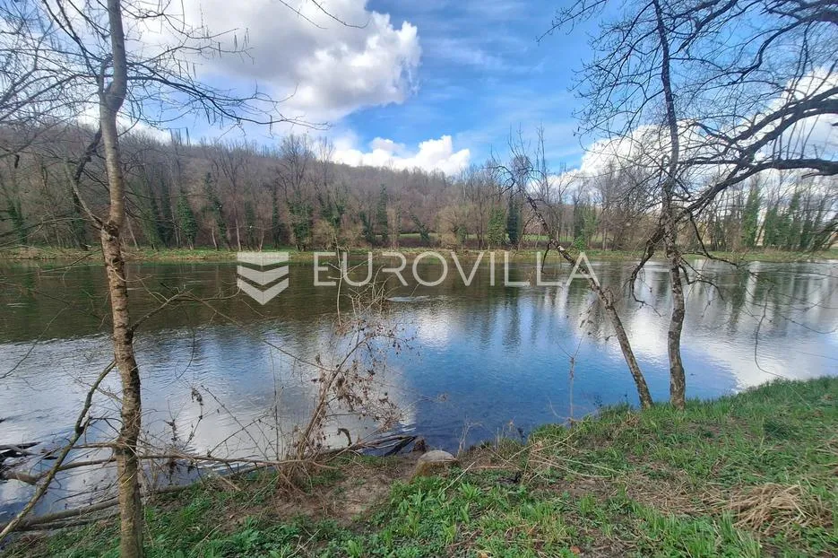 Bosiljevo, poljoprivredno zemljište 1400 m² uz rijeku Kupu