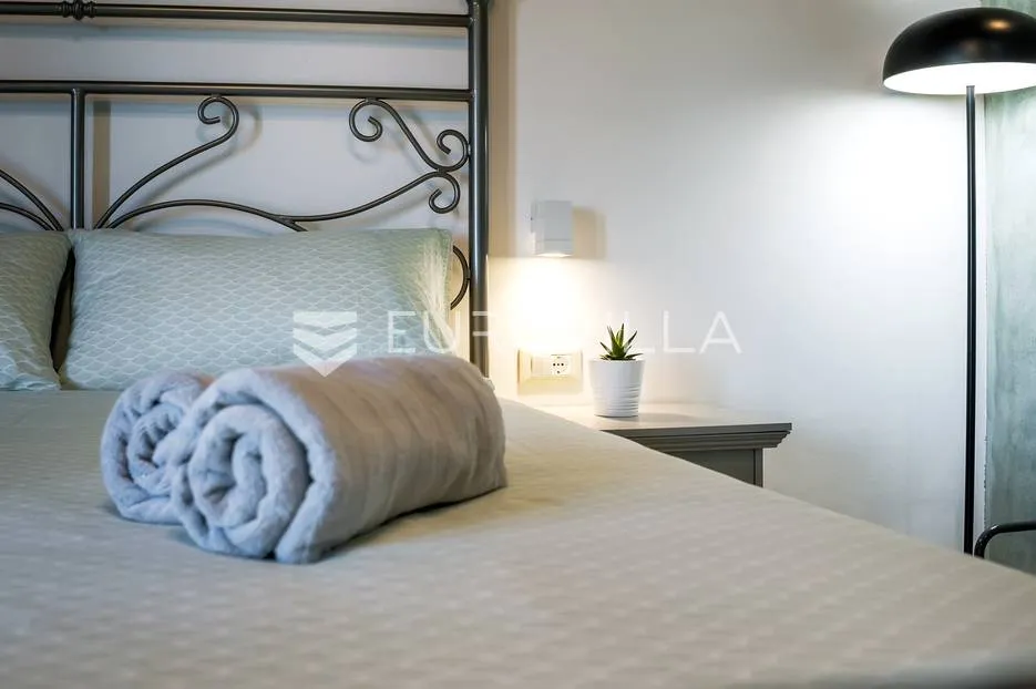 rovinj, šira okolica rovinja posebna samostojeća kuca 200 m² - slika 40