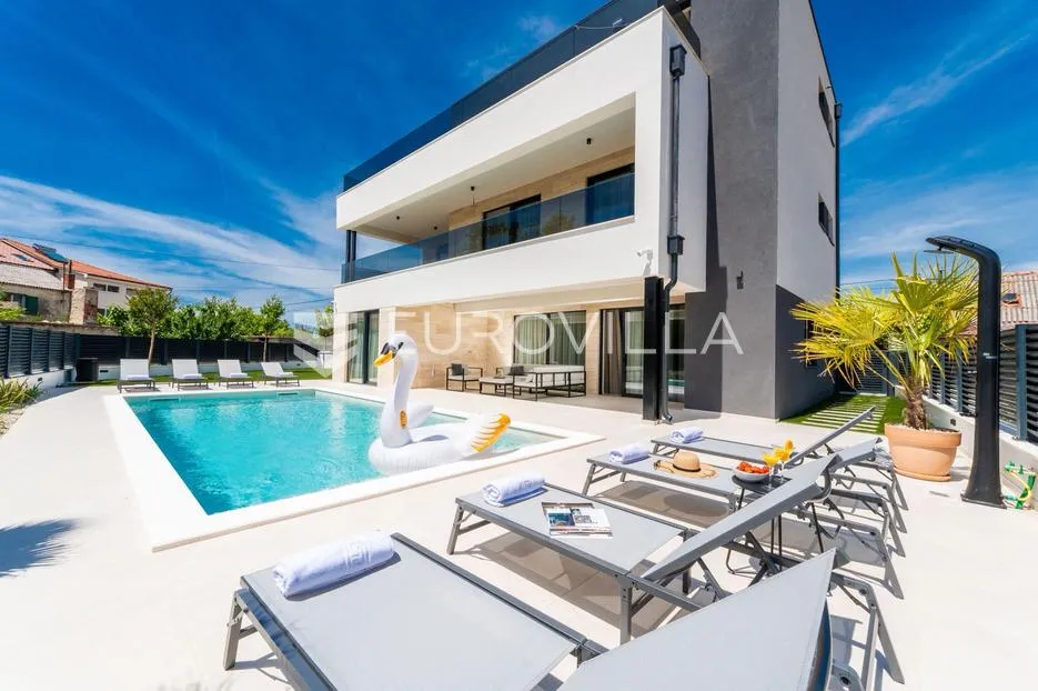 zadar, privlaka, ekskluzivna moderna vila s bazenom i wellness zonom - slika 29