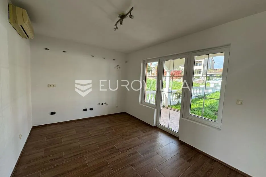 fažana, valbandon, raskošna vila s tri stambene jedinice, 360 m² - slika 8