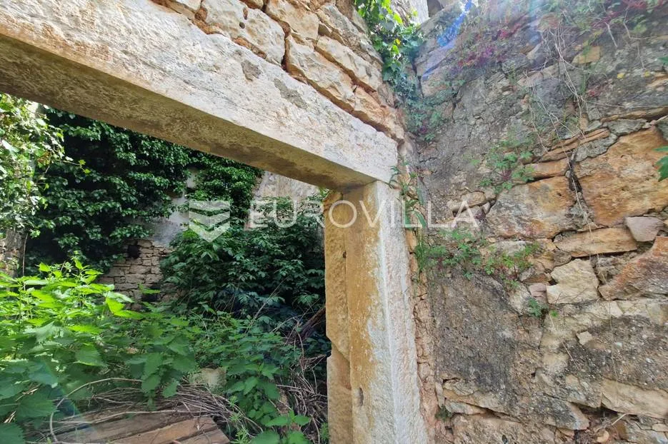 višnjan, stara kamena kuća s okućnicom za renoviranje - slika 5