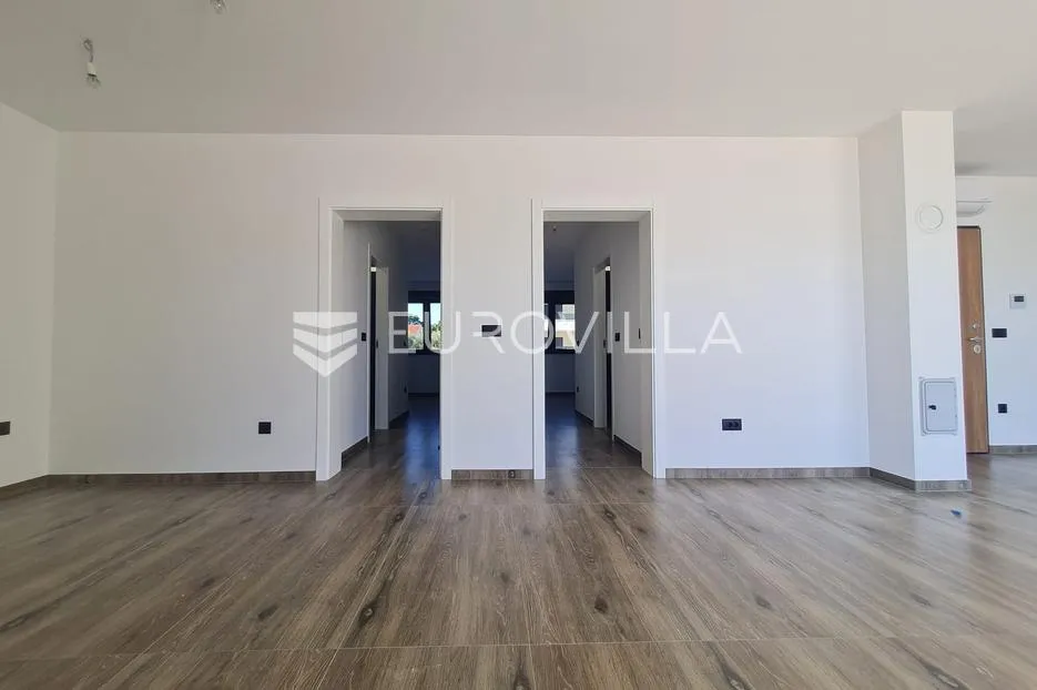 vir, luksuzan apartman s 3 spavaće sobe, prvi red do mora, centar otoka - slika 12