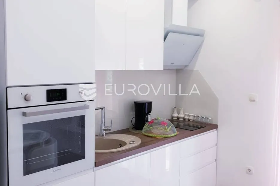 split, kuća s pet modernih stanova - slika 5