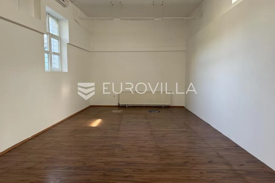 osijek, uži centar grada, najam uličnog prostora površine 220 m2 - slika 3