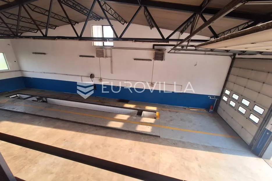 Karlovac, Turanj, proizvodna hala, opremljen autoservis skladište 500 m², odlična lokacija - Jelaši, Karlovac