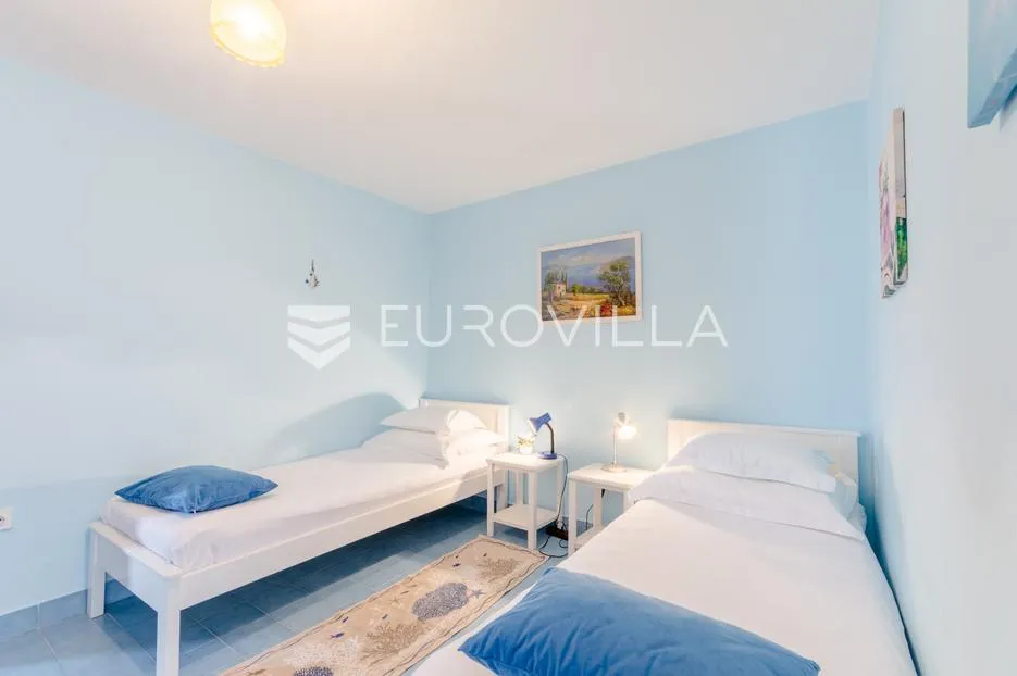 omiš, marušić, prekrasna apartmanska kuća - slika 31