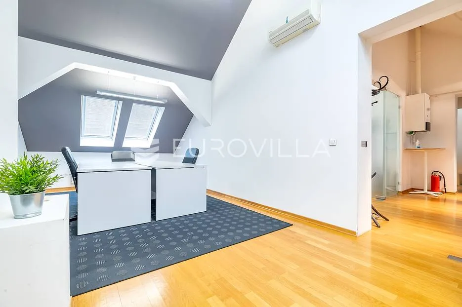 zagreb, maksimir, višesoban dvoetažan stan, ured 320 m² prvi kat i potkrovlje - slika 11