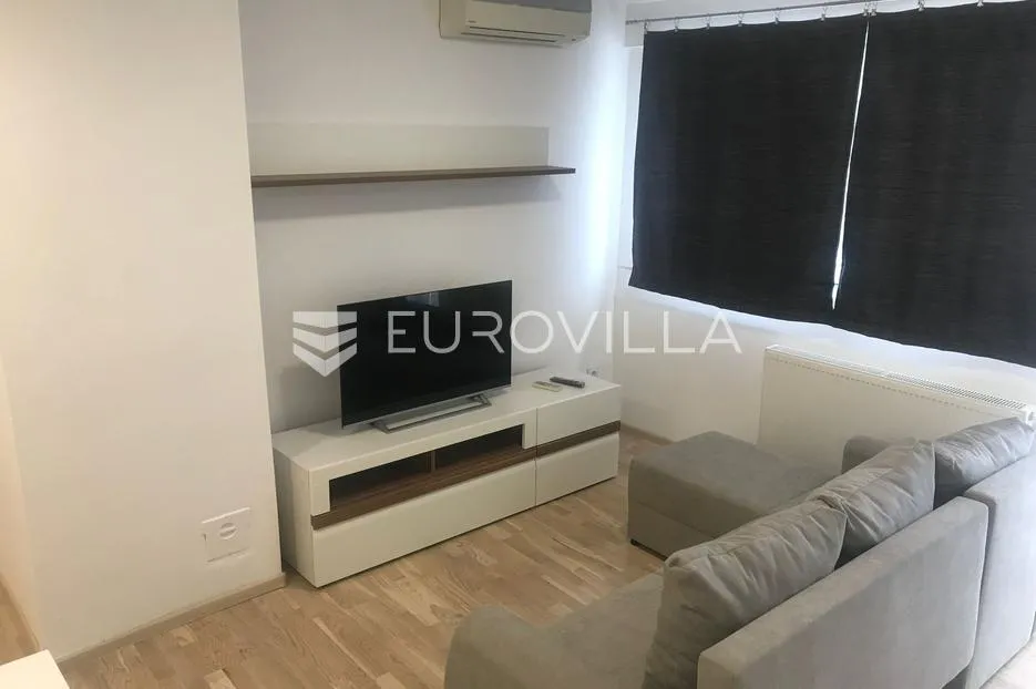 zagreb, amruševa, šesterosoban stan površine 129 m² - slika 24