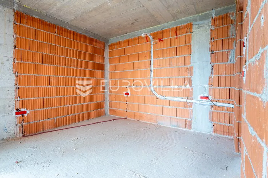 kaštel lukšić, trosoban penthouse s krovnom terasom i dva parkirna mjesta - slika 24