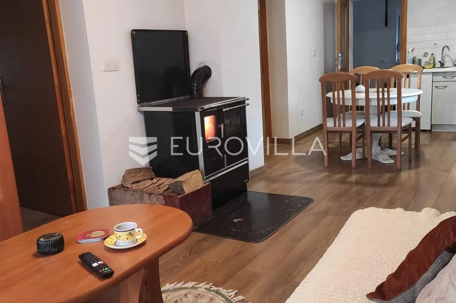saborsko, lička jesenica, kuća 280 m², mirna lokacija - slika 1