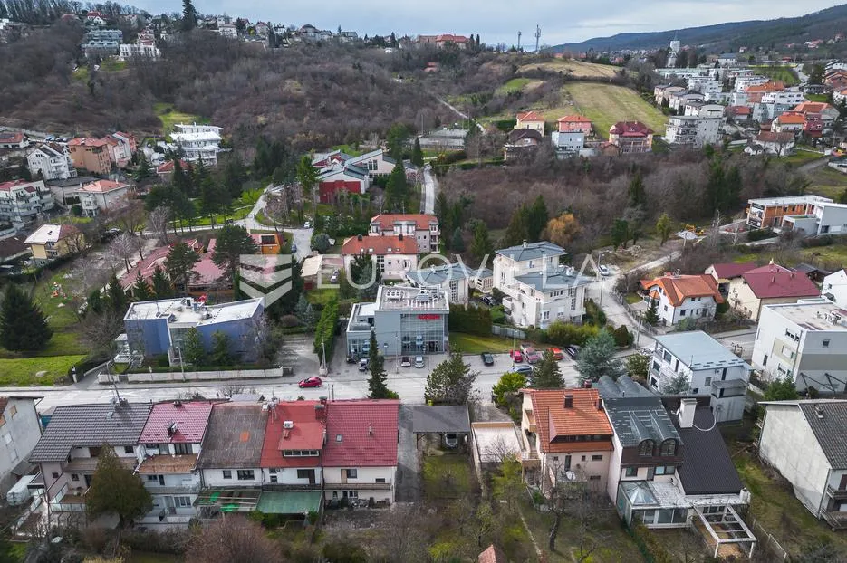 zagreb, mlinovi, odlična kuća u nizu s vrtom, garaža - slika 37