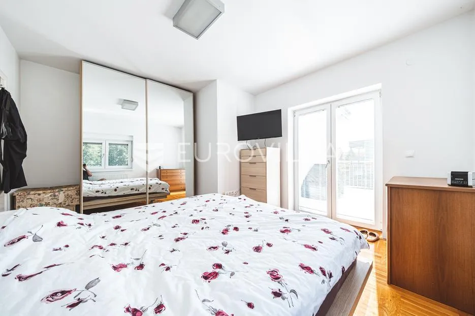 zagreb, gornji bukovac, prekrasan četverosoban stan s garažom, parking, 144 m² - slika 9