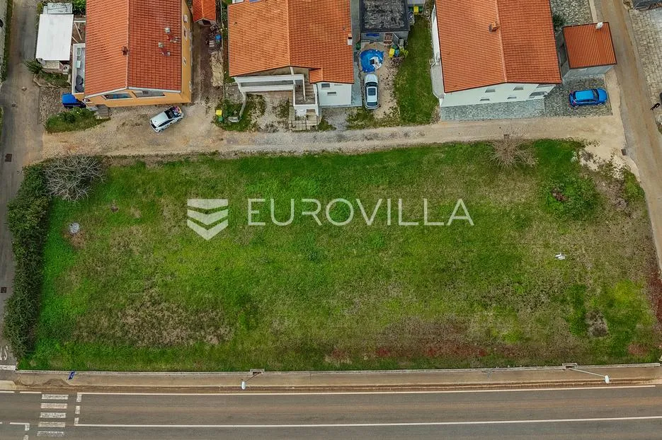 istra, novigrad, građevinsko zemljište 1.858 m2 stambene namjene - slika 4