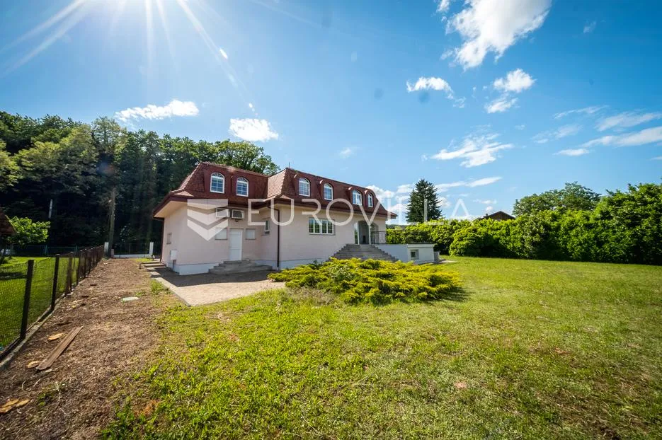 samobor, perivoj, obiteljska vila netto površine 323 m² na zemljištu 2.087 m² - slika 5