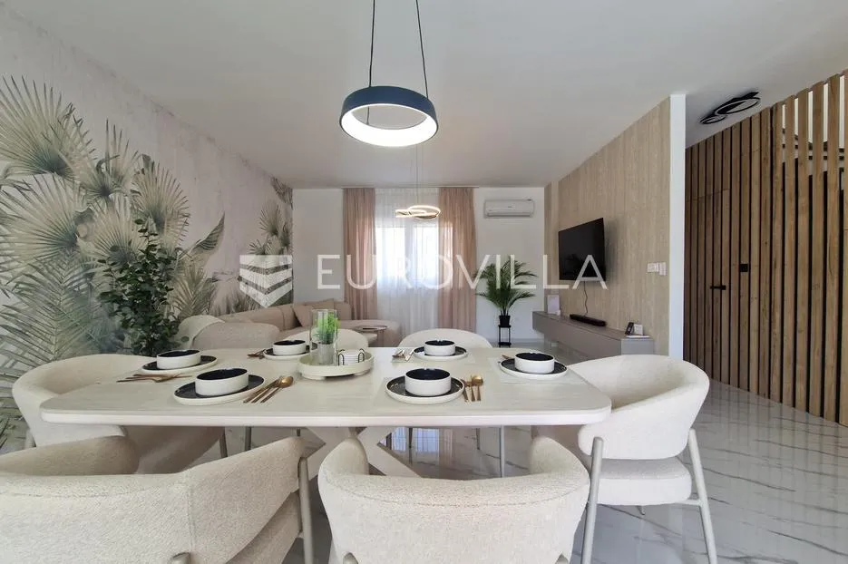 vir, predivna moderna vila s bazenom u centru mjesta, vrhunska lokacija, 450 m od mora - slika 26