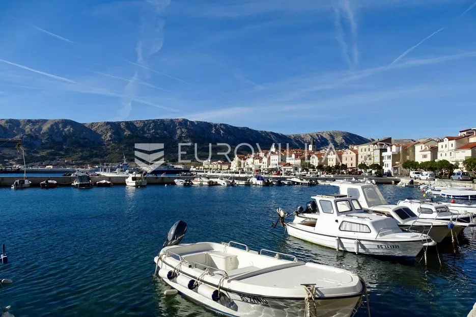 krk, baška, šarmantna "stara ljepotica" od 85 m² na rivi - slika 14