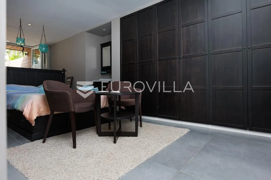 crikvenica, dramalj, moderan trosoban apartman s jacuzzijem, vrtom, bazenom i pogledom na more - slika 17