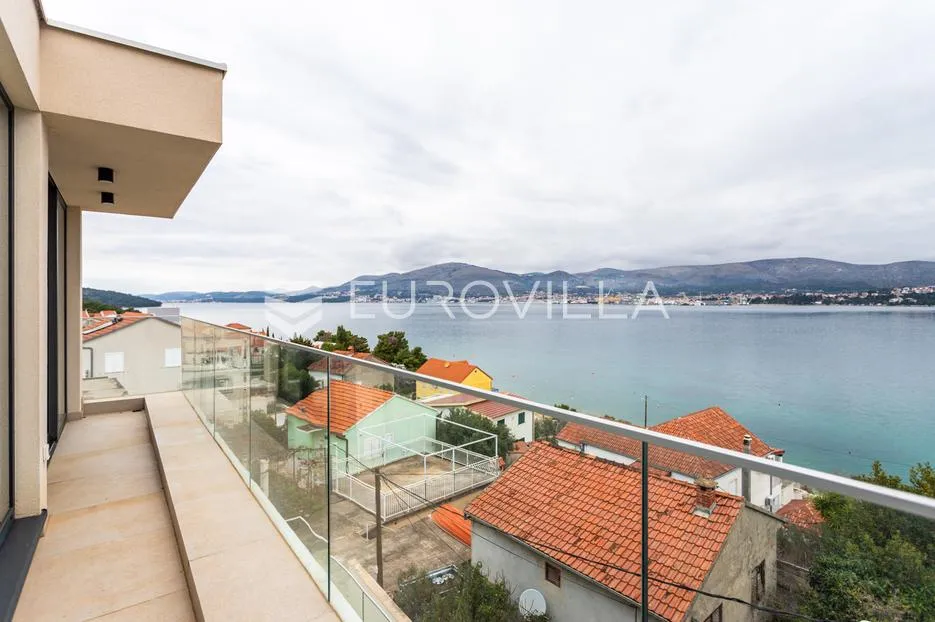okrug gornji, moderno uređena vila blizu plaže - slika 14