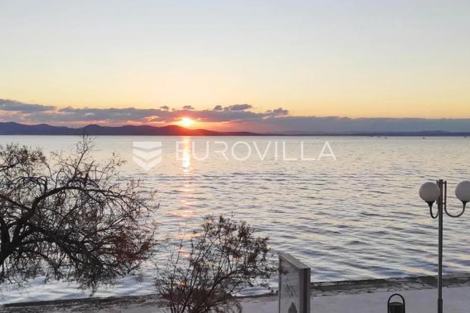 Zadar, Diklo, hotel i restoran prvi red uz more