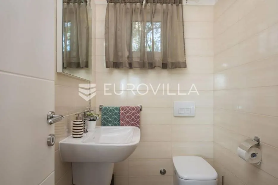 istra, fažana, villa sa bazenom i direktnim pogledom na fažanu i brijune - slika 24
