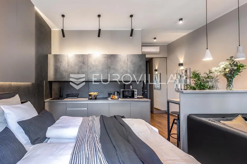 rijeka, centar, novouređen luksuzan stan nkp 78 m2 s tri apartmana - slika 5