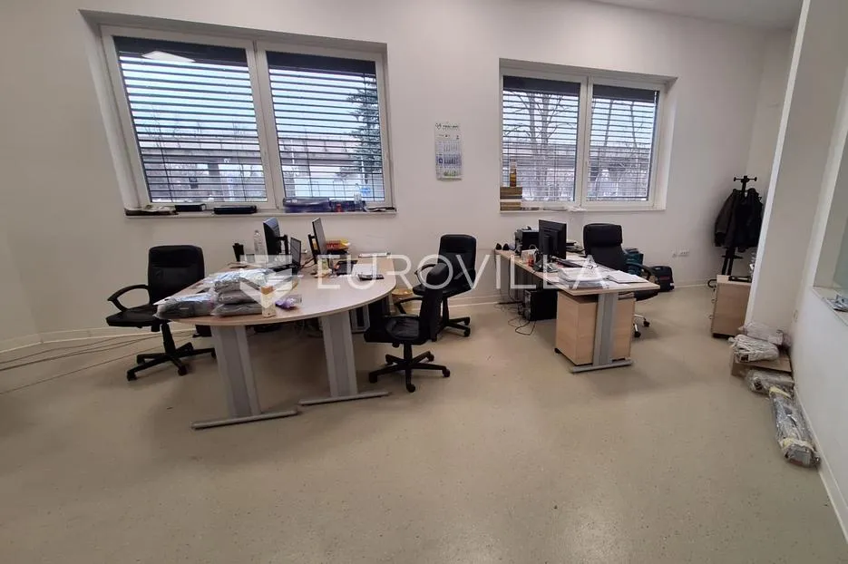 karlovac, rakovac, poslovni prostor 1900 m², odlična lokacija - slika 9