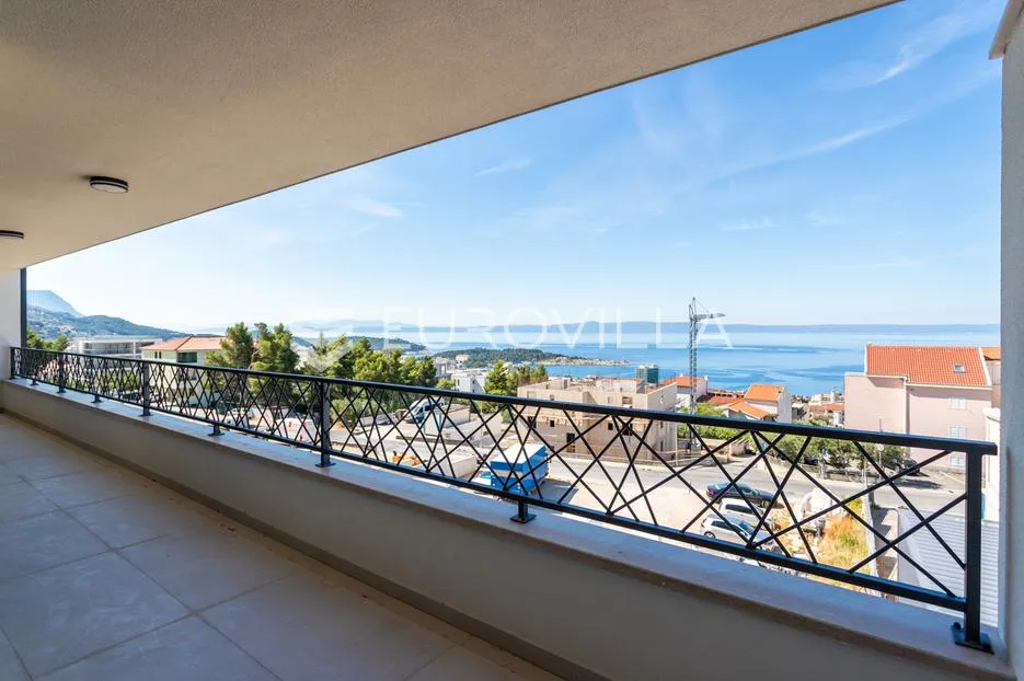 makarska, trosoban stan s velikom terasom i panoramskim pogledom na more - slika 11