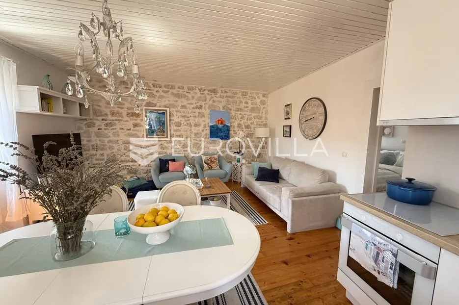 istra, rovinj, adaptirani i osunčani mediteranski stan u srcu pješačke zone - slika 9