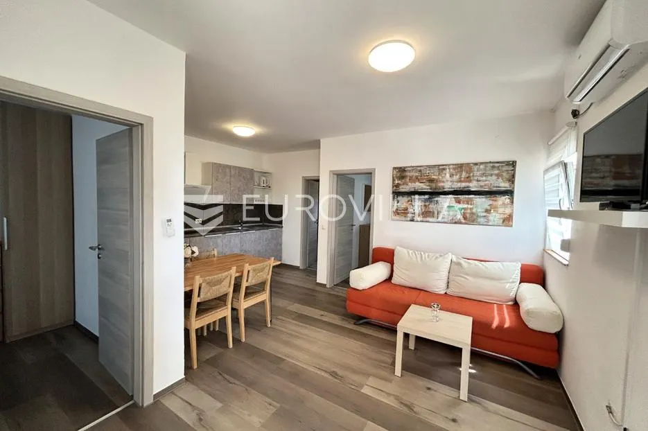 vir, atraktivna apartmanska kuća s 4 stambene jedinice udaljene 150 m od plaže - slika 35