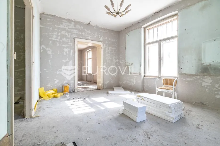 zagreb, palmotićeva ulica, odličan četverosoban stan, visoki roh bau s novim liftom 136 nkp - slika 3