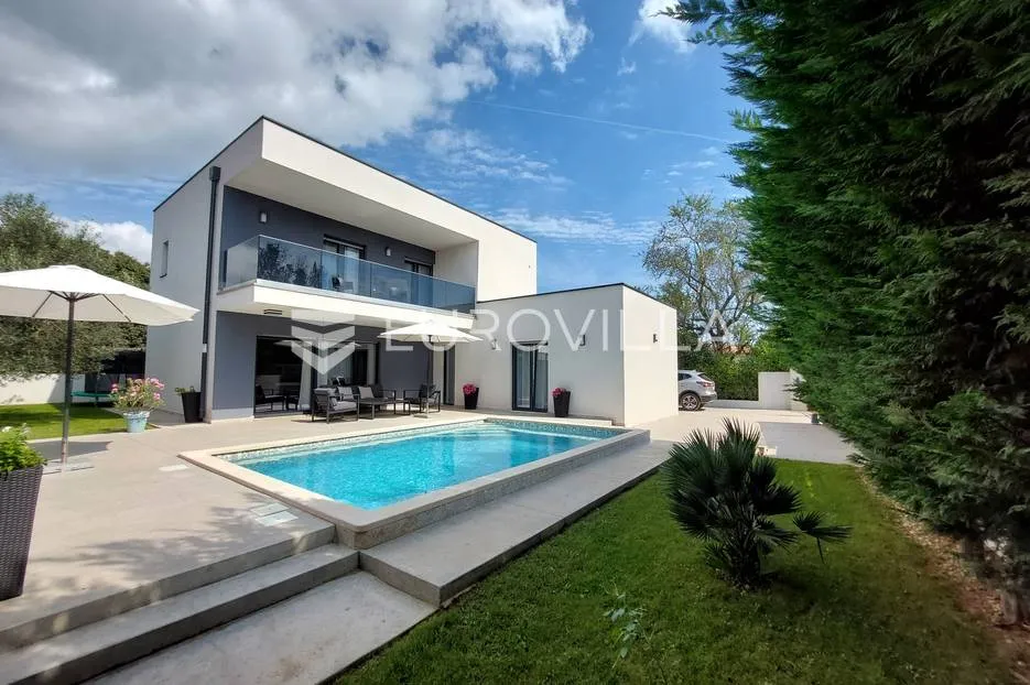 šišan, moderna villa s bazenom na mirnoj lokaciji - slika 45