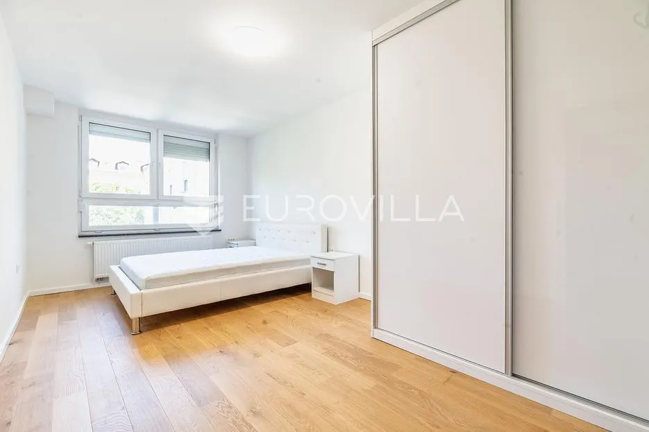 zagreb, centar, novouređen trosoban stan, 62 m², loggia, prvi najam - slika 5