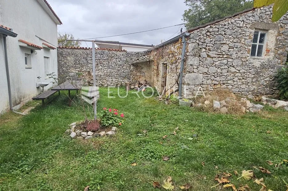 jadranovo, kuća s tri apartmana, pogled na more, parking i okućnica, blizina mora - slika 4