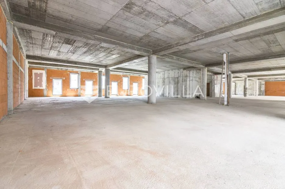 Vrbani, poslovni prostor za zakup 862 m2 - Zagreb