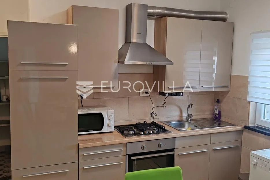 istra, tinjan, samostojeća kuća s bazenom i okućnicom 350m2 - slika 38