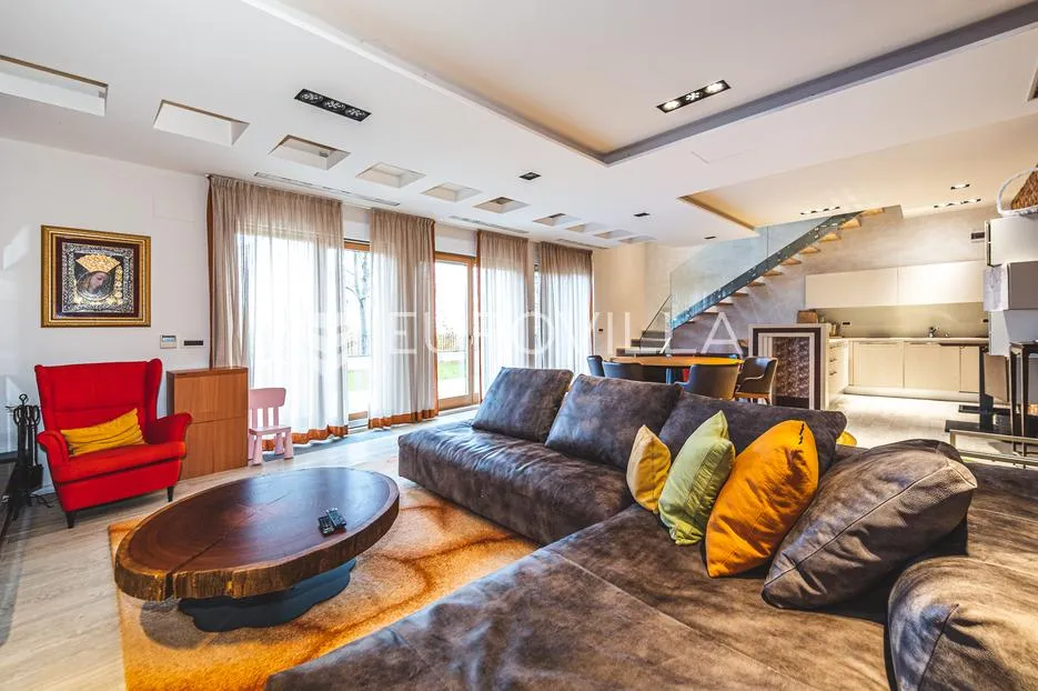 zagreb, gornje prekrižje, ekskluzivna obiteljska vila 376 m² na zemljištu od 704 m² - slika 15