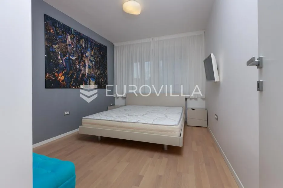 rijeka, donja vežica, peterosobni stan 186 m², dva balkona, parking - slika 7