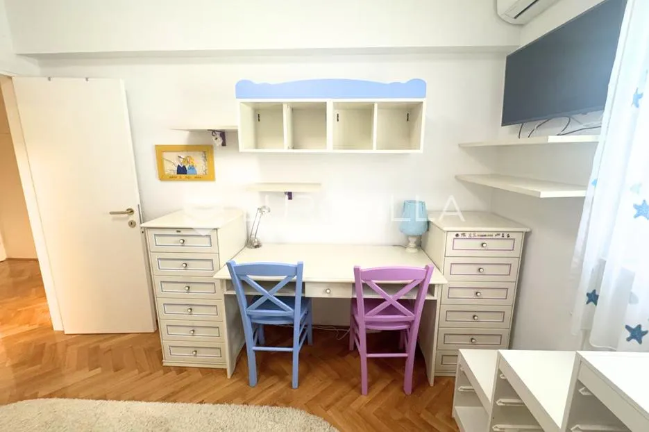 split, žnjan, dvosoban stan prvi red uz more - slika 8