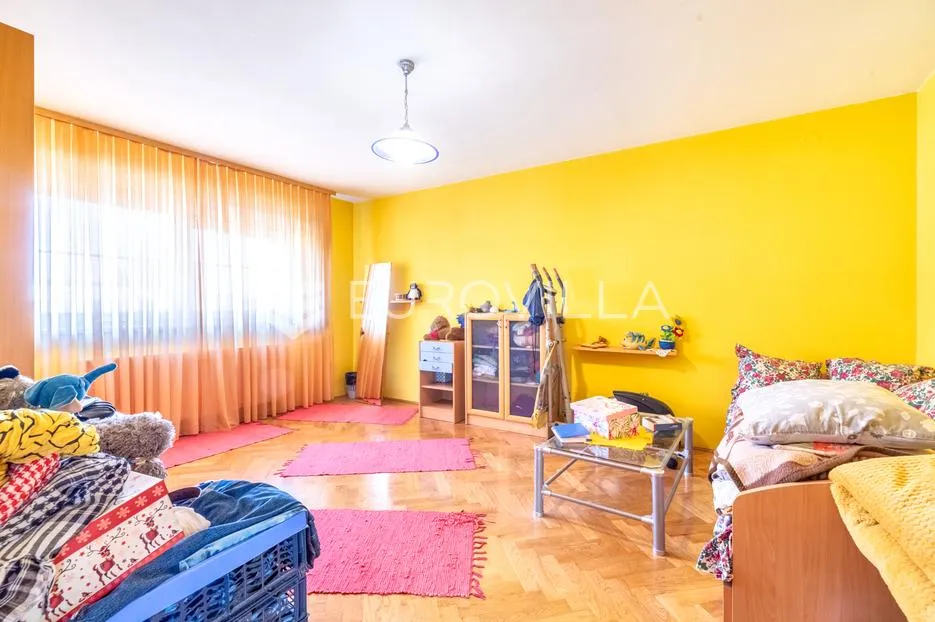 velika gorica, samostojeća kuća 457 m2, odlična lokacija - slika 8
