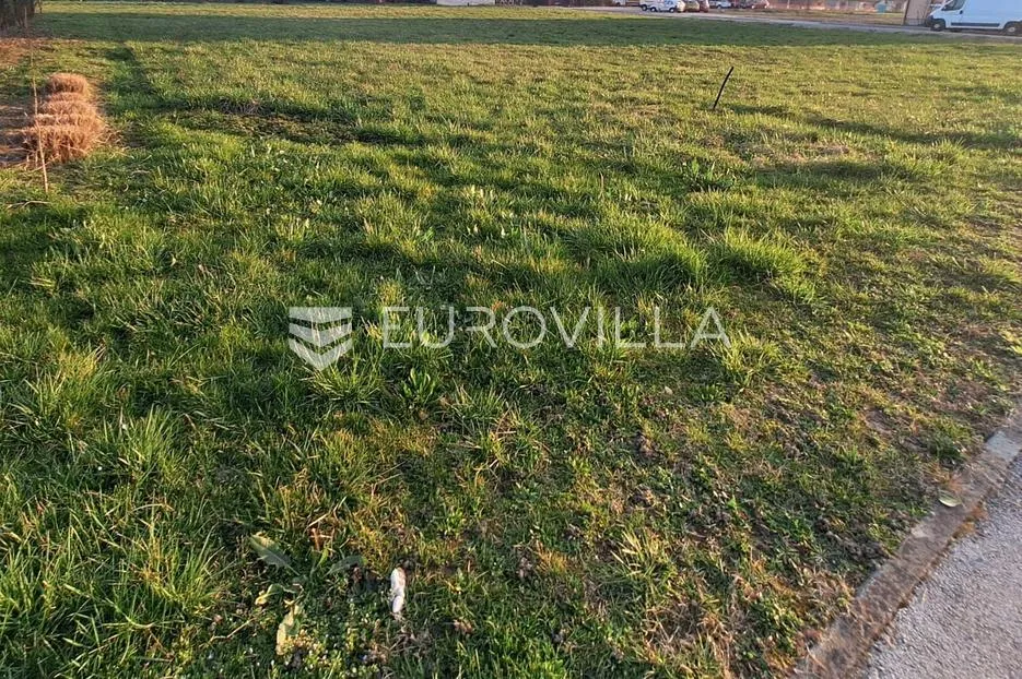 karlovac, borlin, građevinsko zemljište 2100 m², odlična lokacija - slika 2