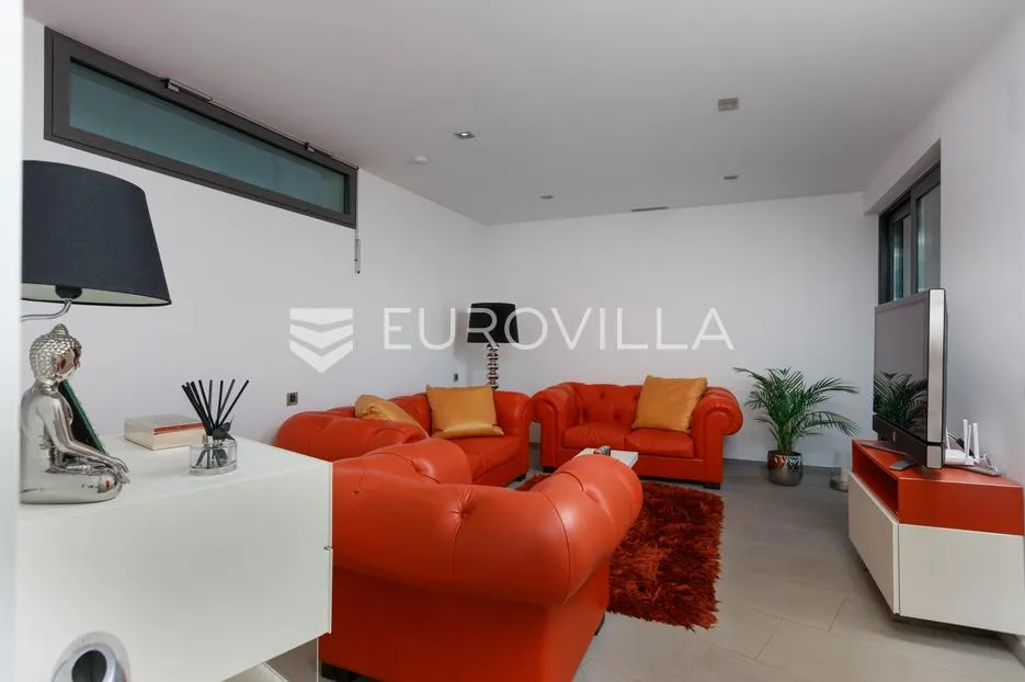 opatija, oprić, ekskluzivna vila 375 m² s panormaskim pogledom, bazenom i saunom - slika 35