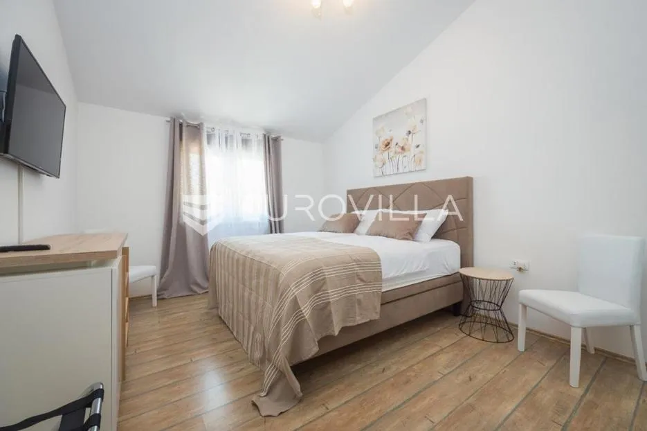 medulin, istra, luksuzna samostojeća vila 205 m² s bazenom i pogledom na more - slika 13