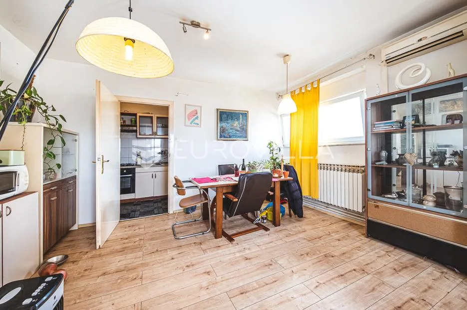 zagreb, pantovčak, prostrana obiteljska kuća 400 m² na parceli 735 m², prekrasan pogled - slika 36