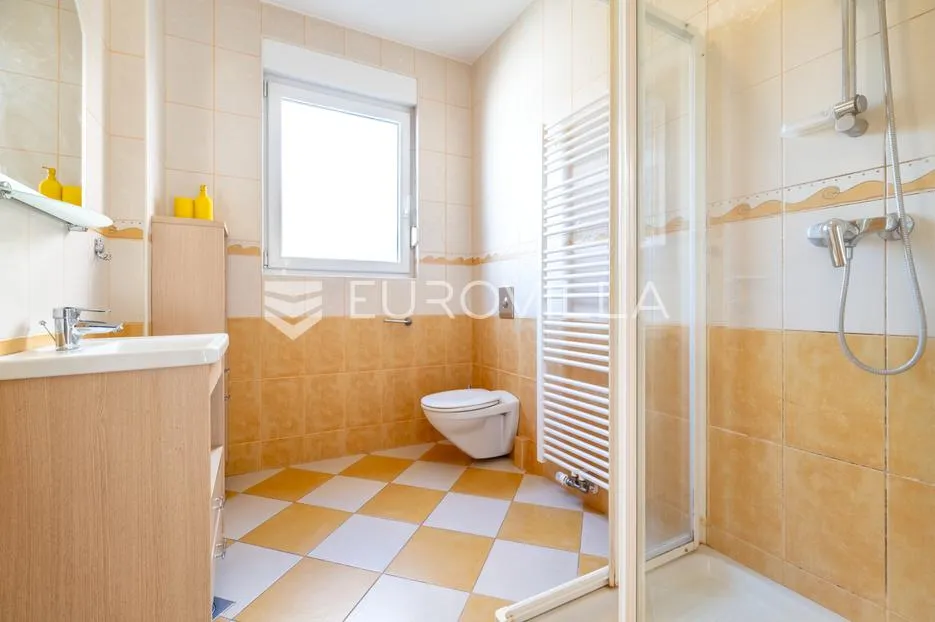 zagreb, gornje prekrižje, šestinski vrh, prekrasna kuća sa panoramskim pogledom, 240 m² - slika 12