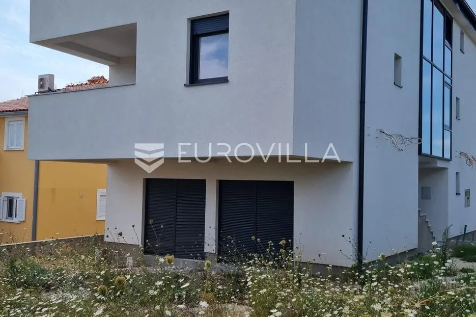 pag, mandre, trosoban stan 98 m² na prvom katu moderne zgrade s pogledom na more - slika 17