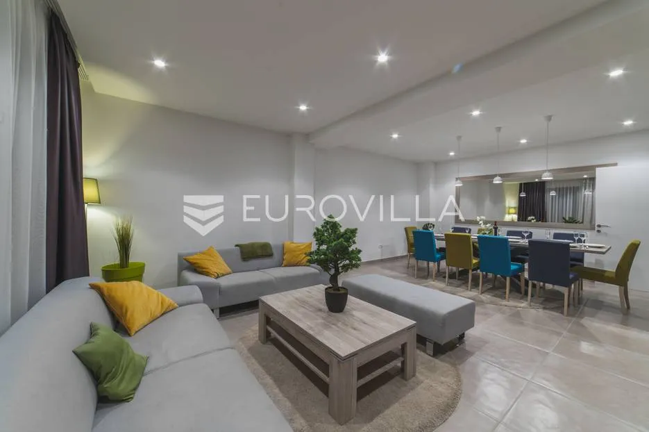 trogir, luksuzna vila s bazenom, nkp 368 m2 - slika 67