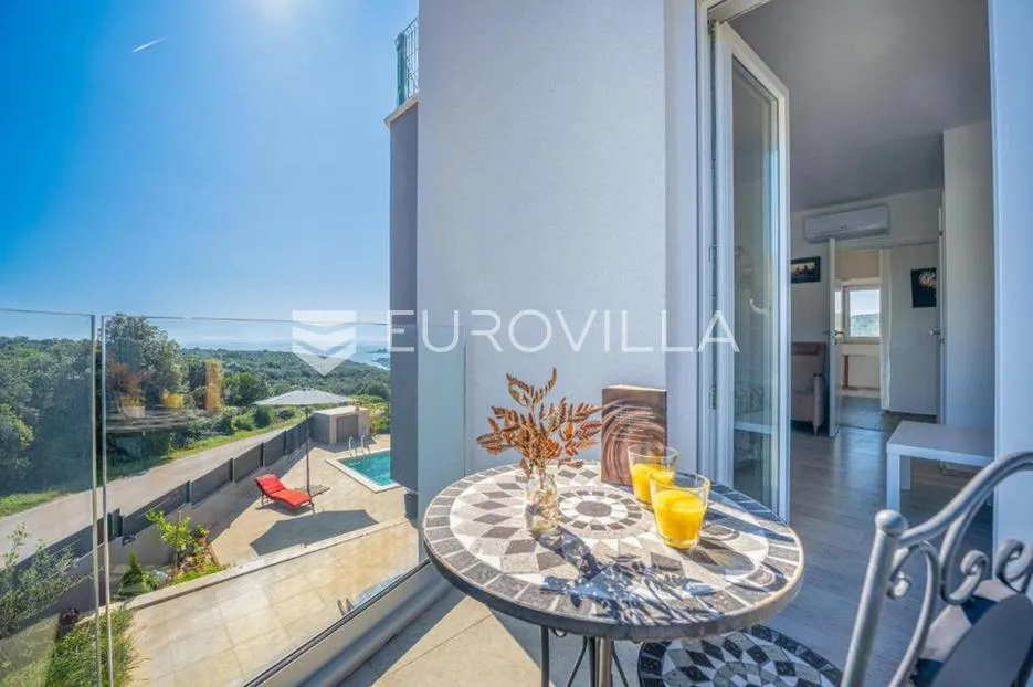 istra, duga uvala, vila s bazenom i pogledom na more - slika 31
